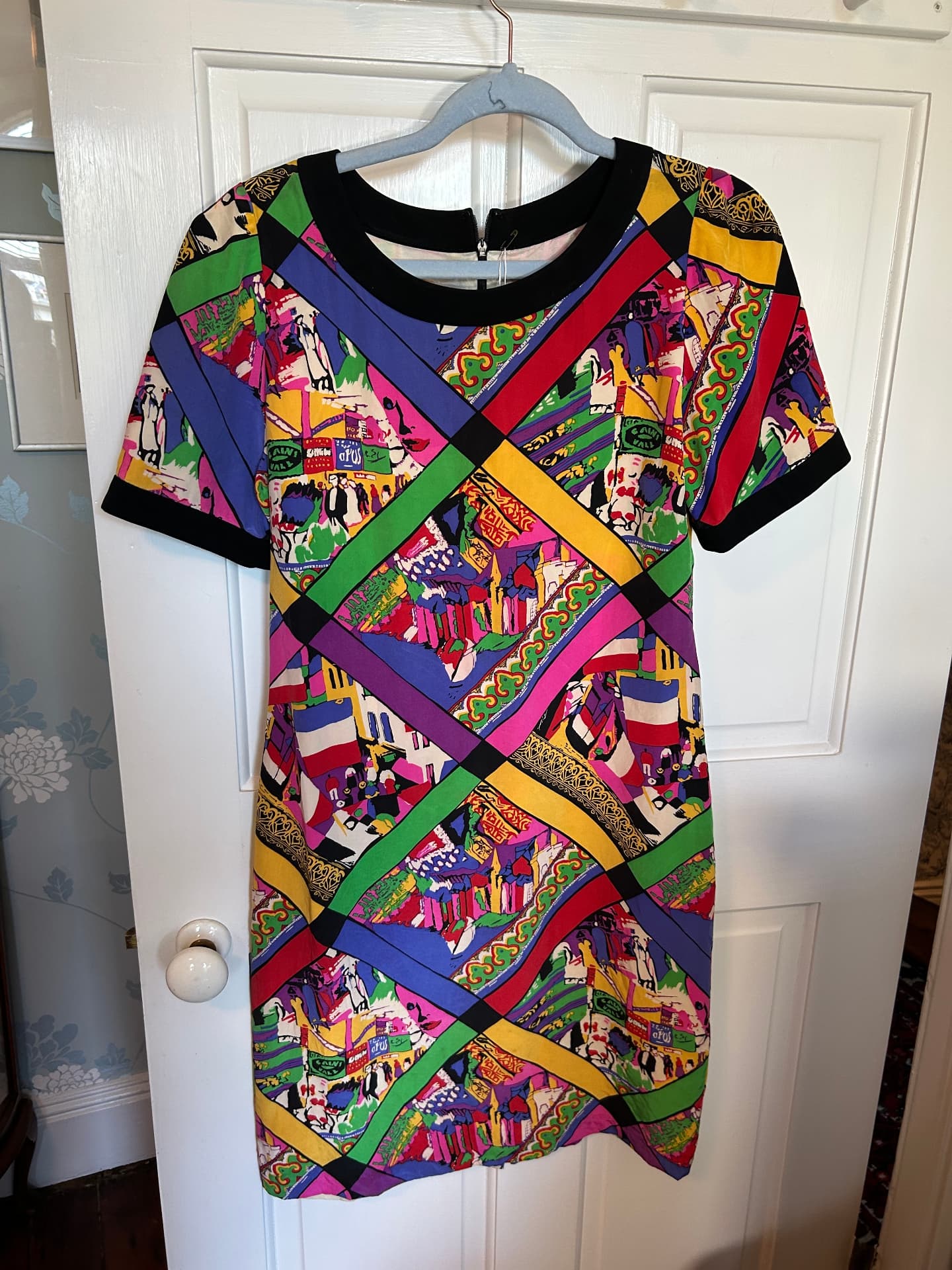 1980's Silk Colorful Print Short Sleeved Dress