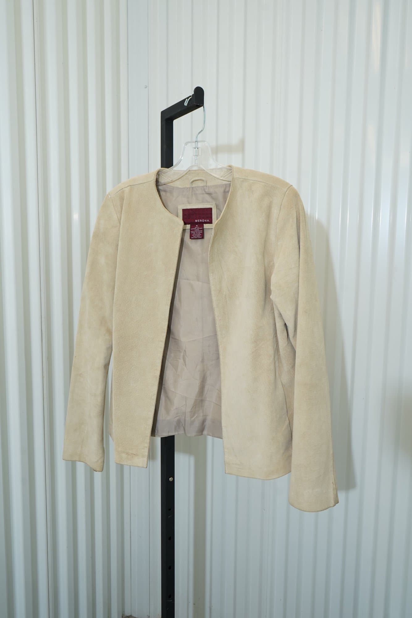2000s-2010s Merona beige suede collarless open-front jacket