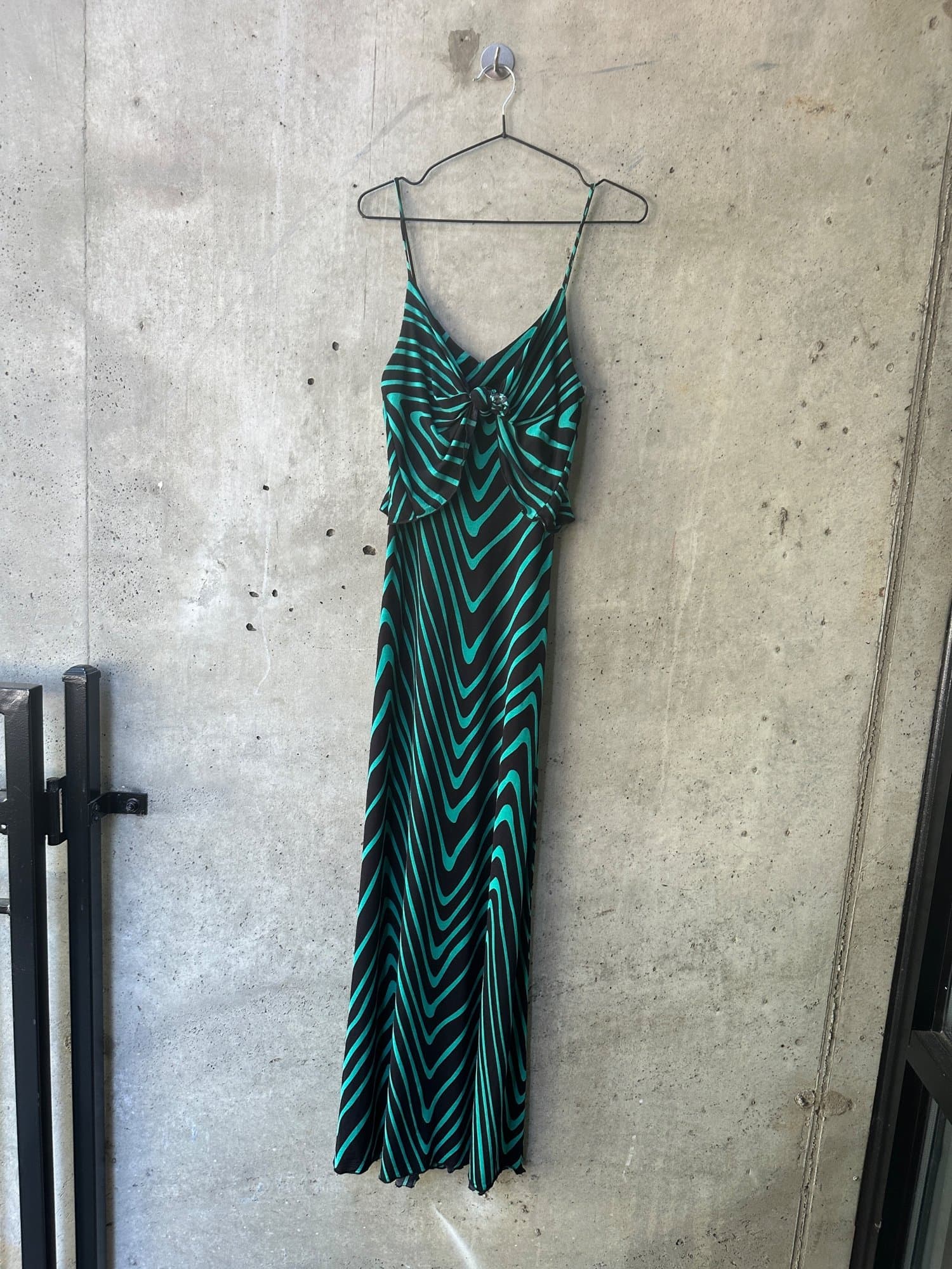 2000s Charlotte Russe Chevron Print Maxi Dress