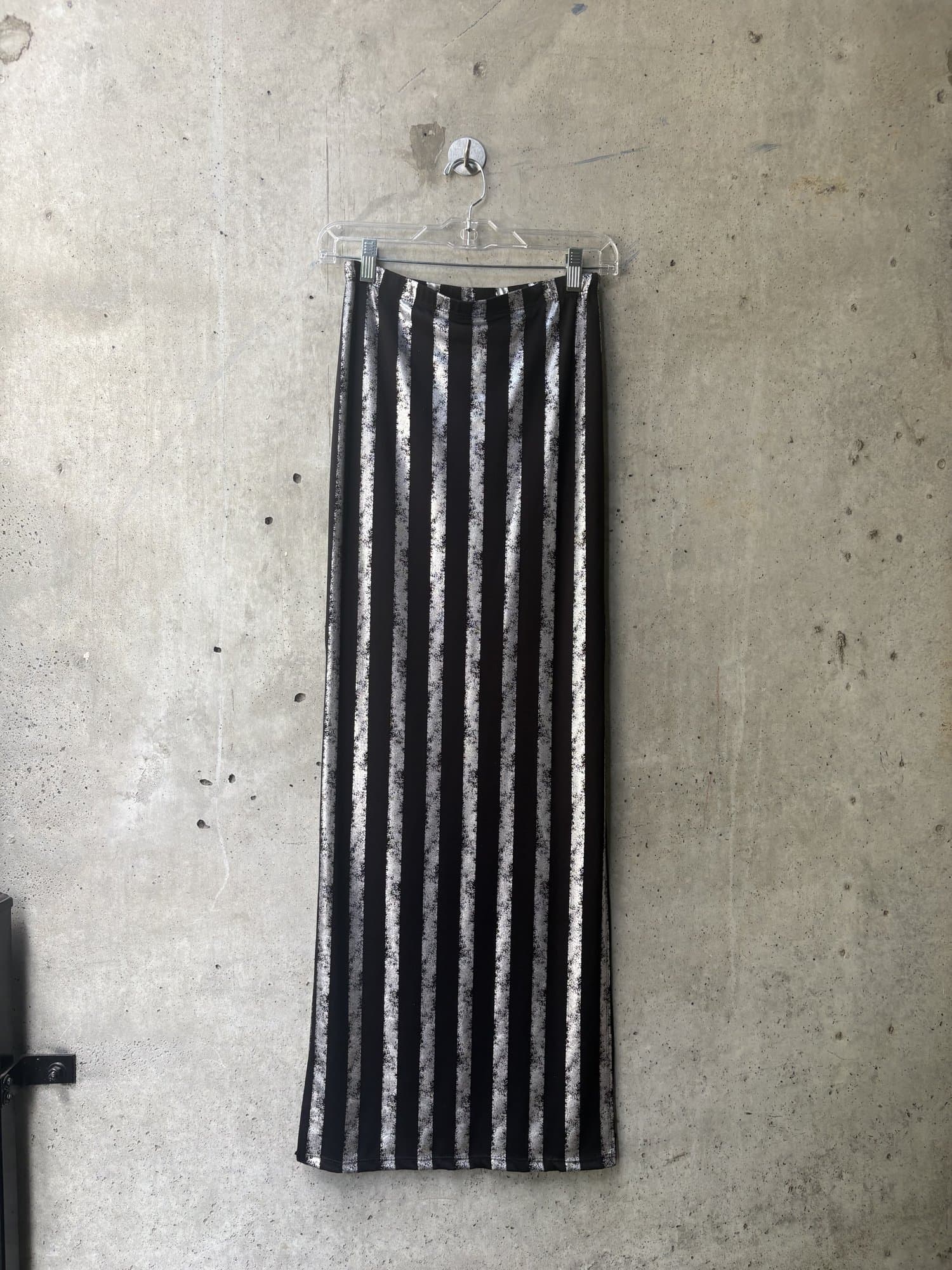 Y2K / early 2000s Rue 21 Metallic Striped Maxi Skirt