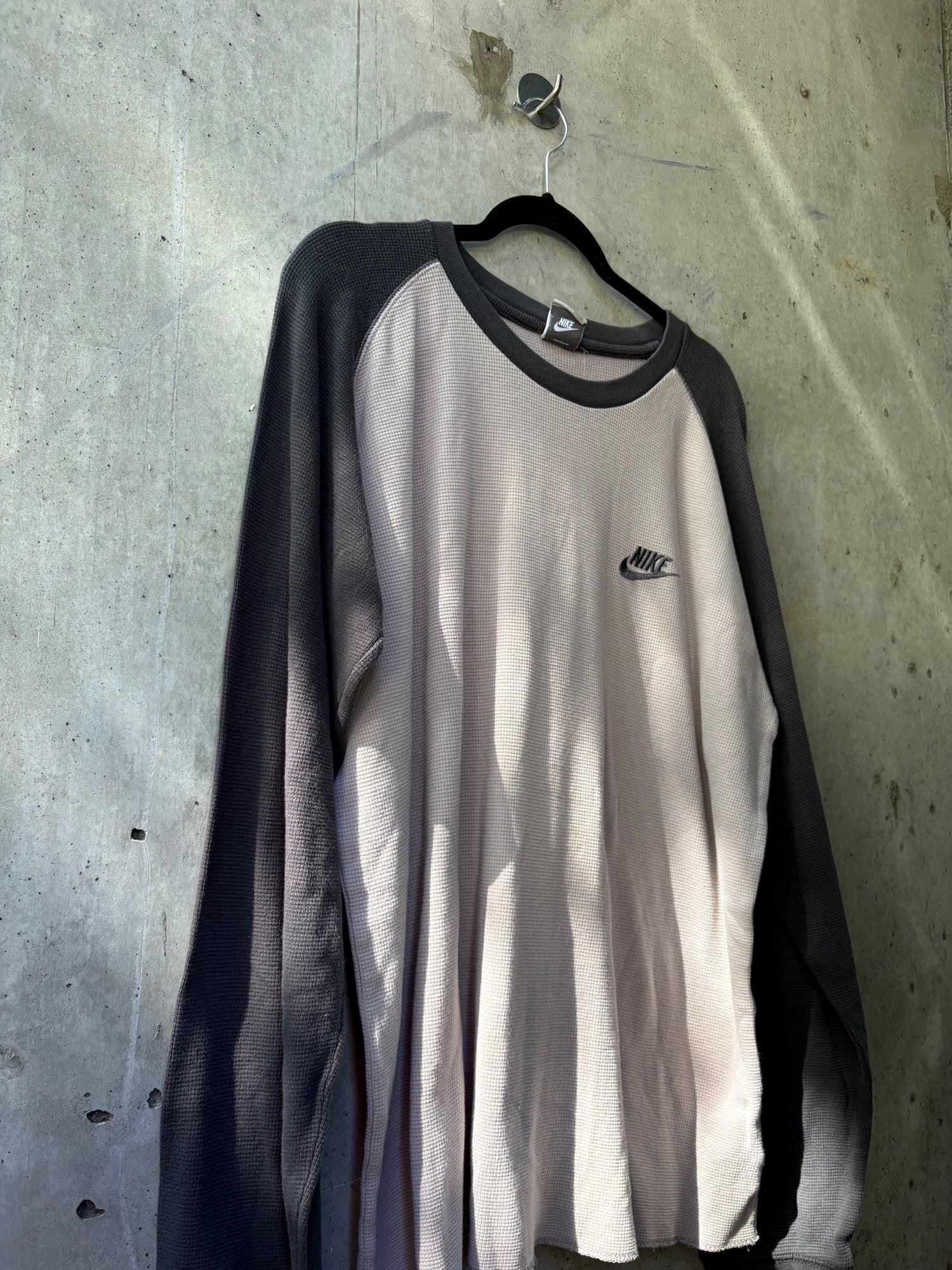 Y2K / early 2000s Nike longsleeve thermal