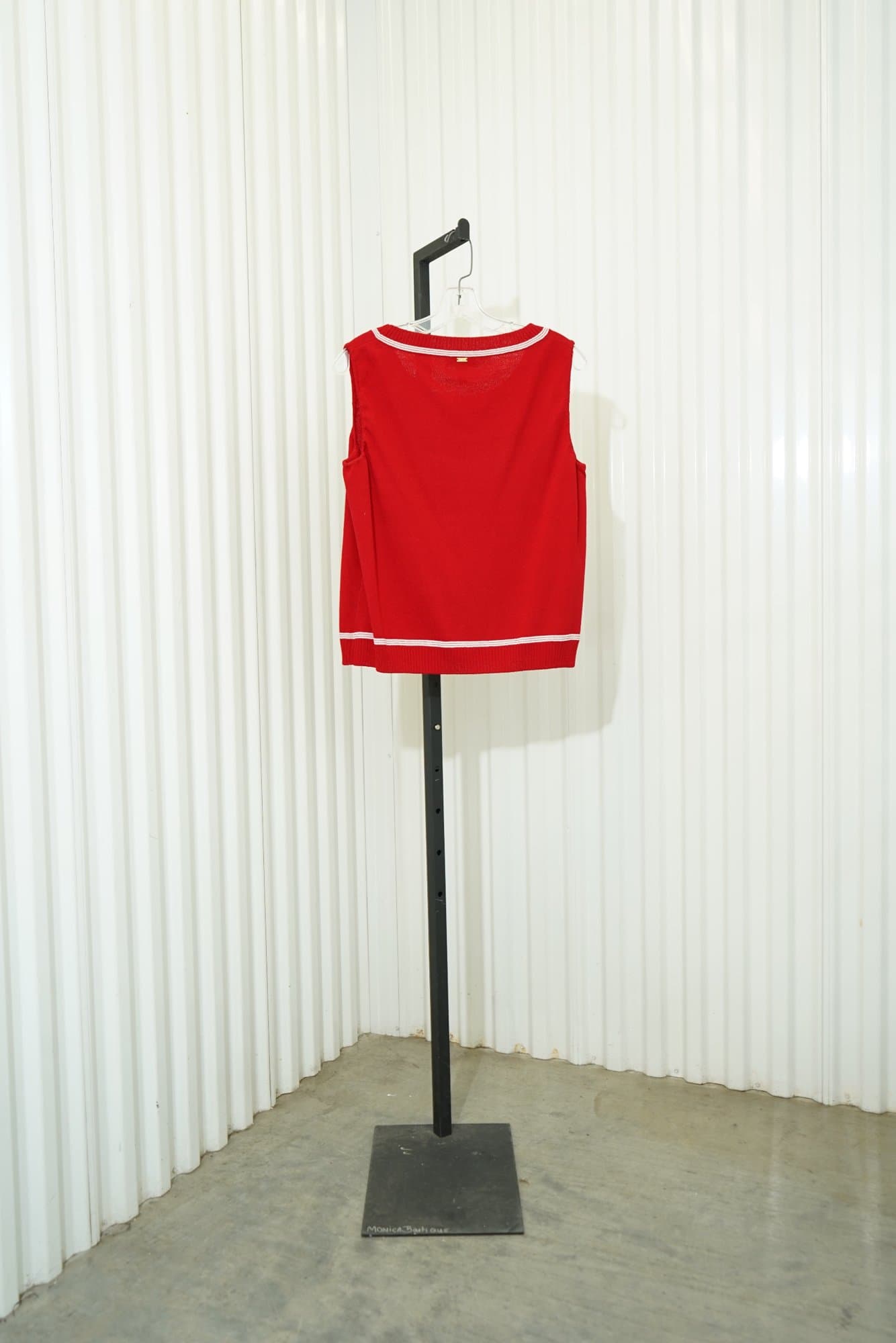 1990s-2000s St. John Sport Red kint cable-knit barided panel sweater vest