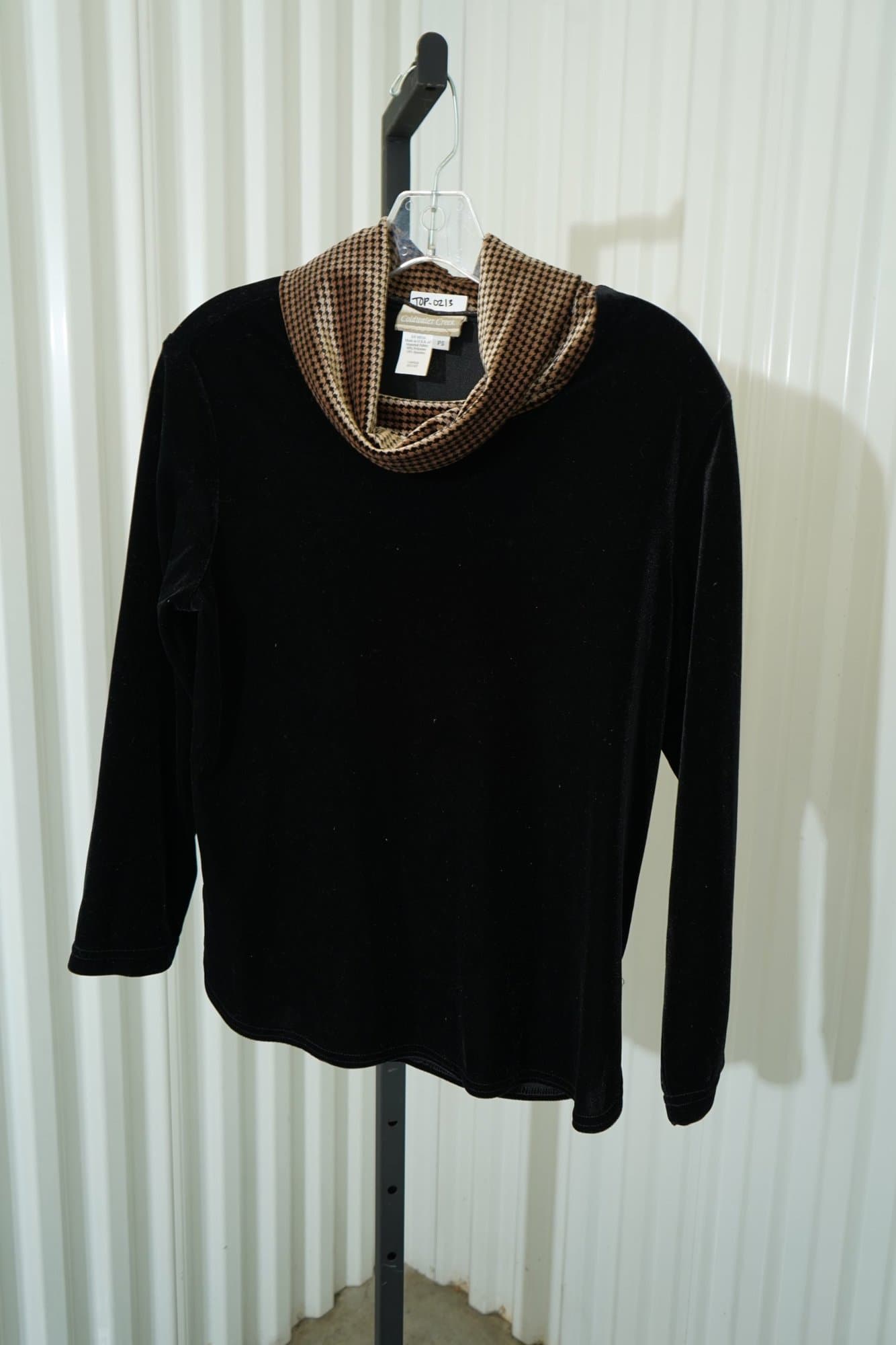 1990s-2000s Coldwater Creek Black Velvet Long Sleeve Top with Embellished Collar