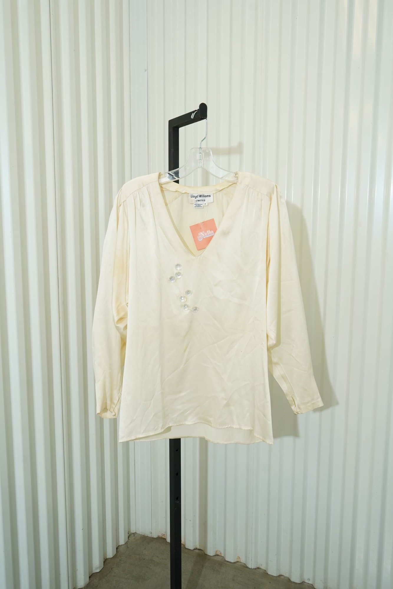 Vintage Lloyd Williams LIMITED Ivory Crystal Gemstone Front Decal Silk Blouse