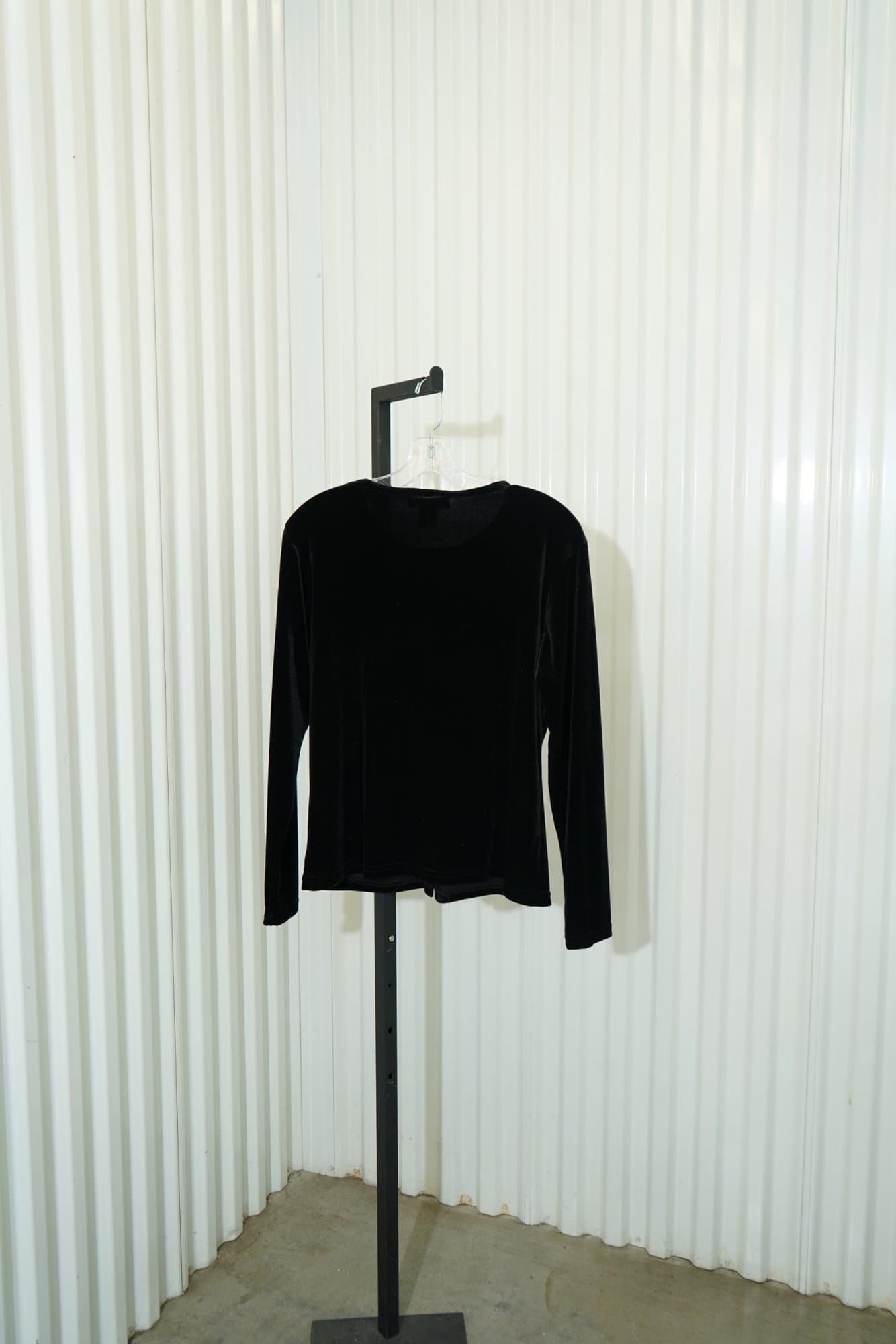 1999-2001 IMPRESSIONS Millenium Edition Black velvet Pearl Button/Studded Cardi…