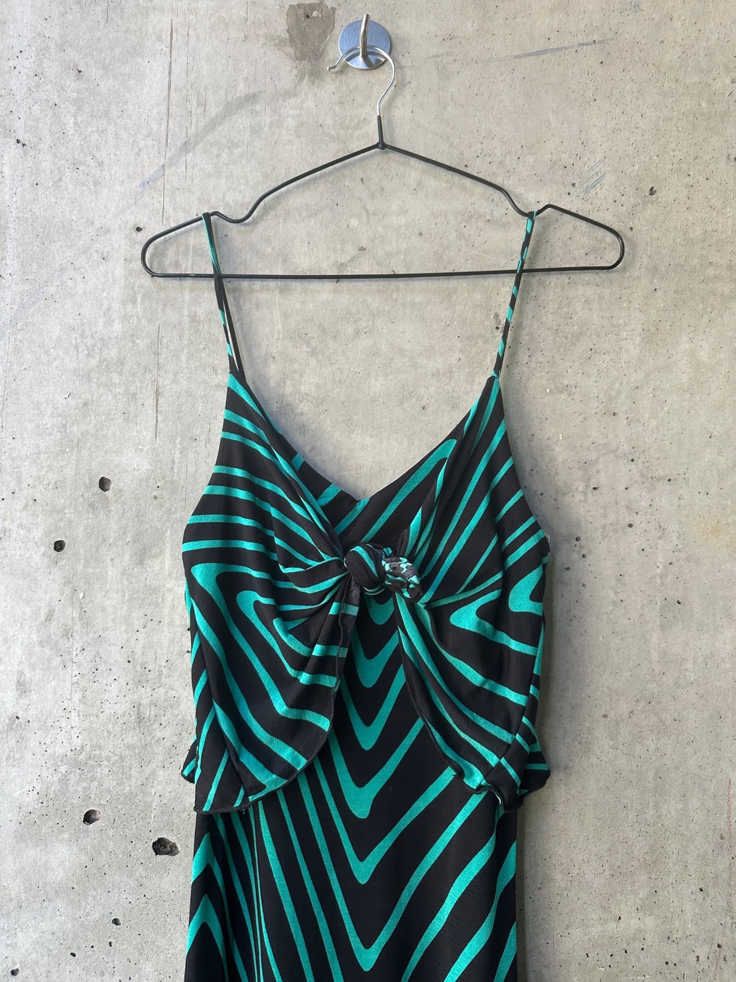 2000s Charlotte Russe Chevron Print Maxi Dress