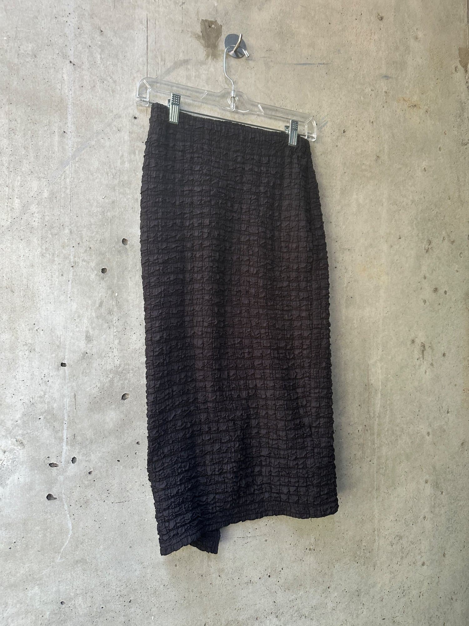 2010s-2020s URBAN OUTFITTERS Textured Black Midi Skirt