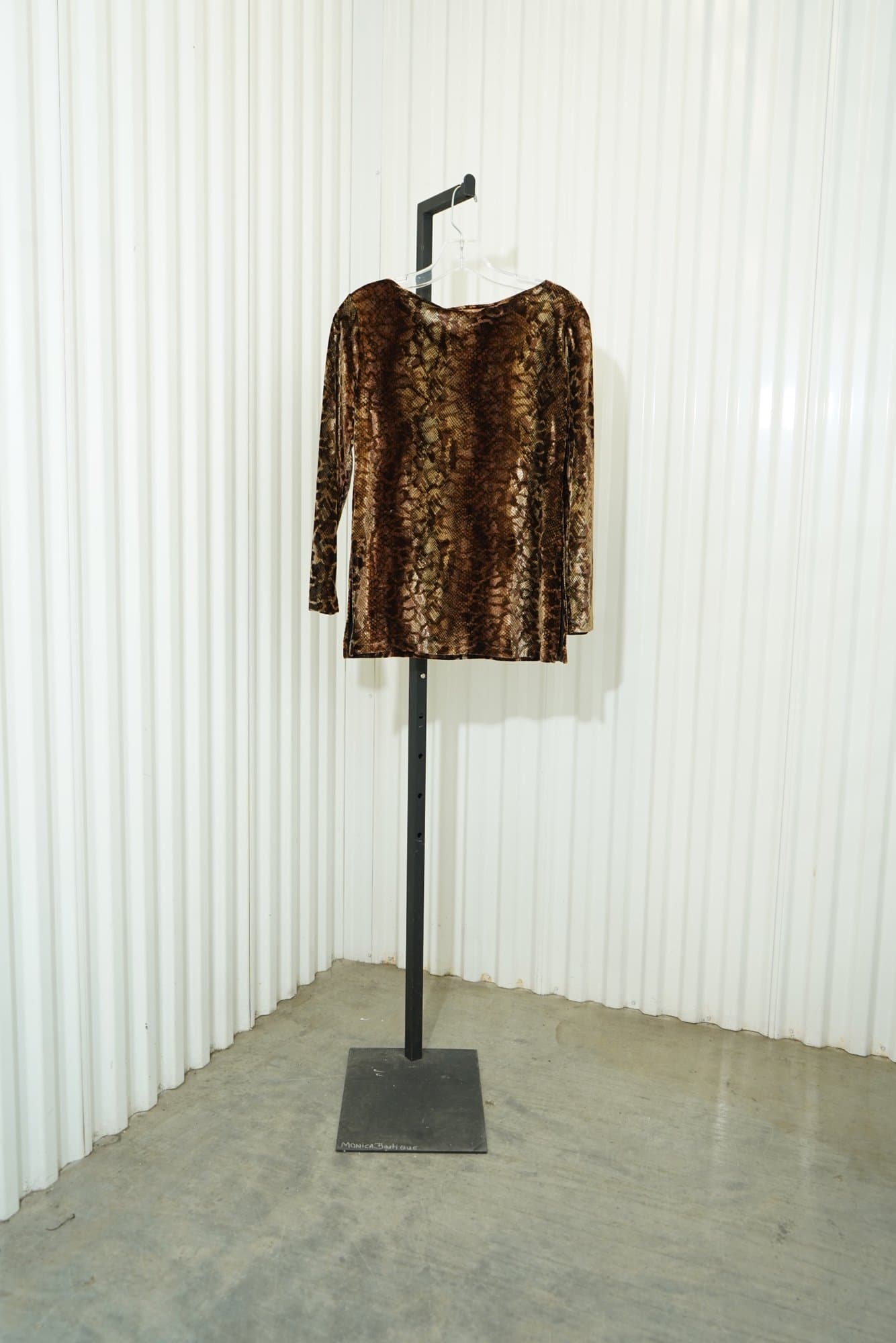 1990s Maggy London Petites Snakeskin velvet print long sleeve top