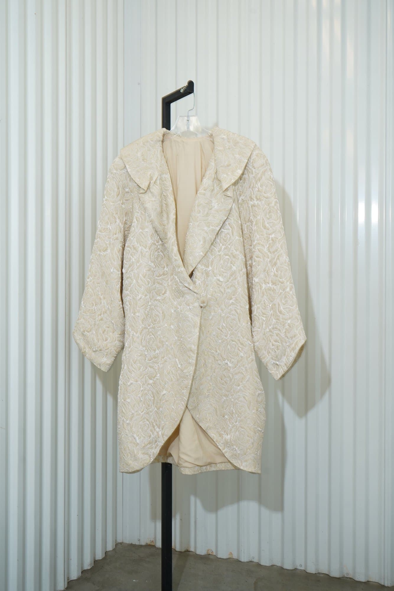 1980s cream floral jacquard/brocade coat