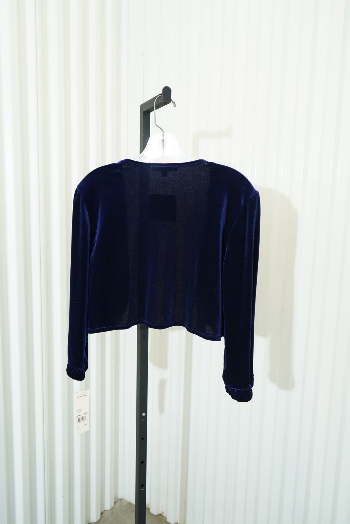 2000s-2010s ny collection midnight Blue velvet Cropped ruffle lined cardigan