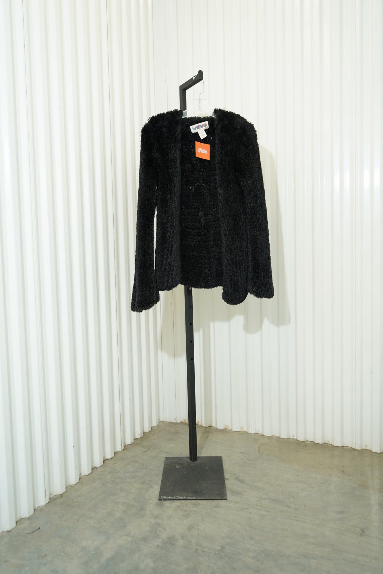 1970s-1980s VIVÍ París Black shaggy/teddy pile open front cardigan Long Sleeve…