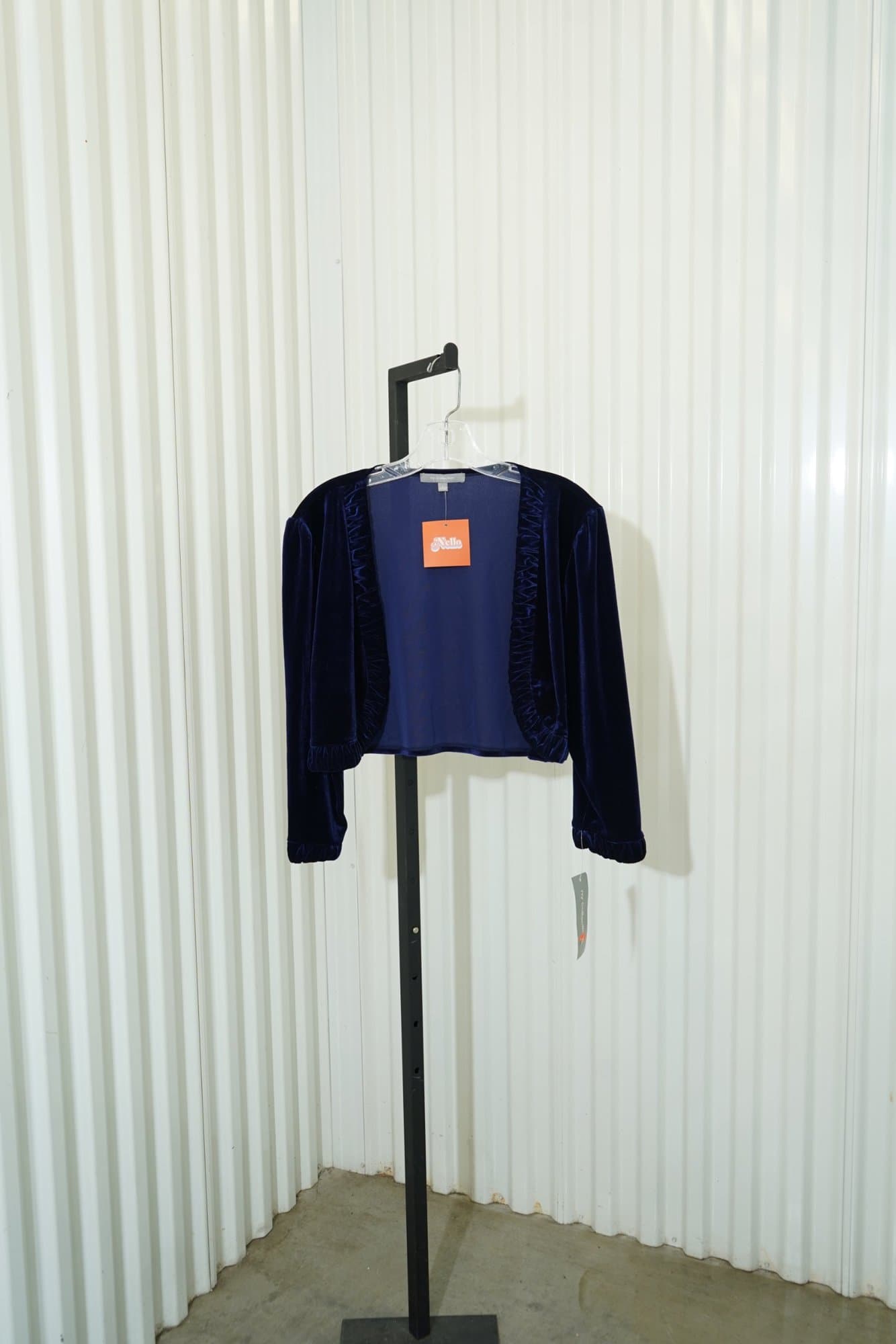 2000s-2010s ny collection midnight Blue velvet Cropped ruffle lined cardigan