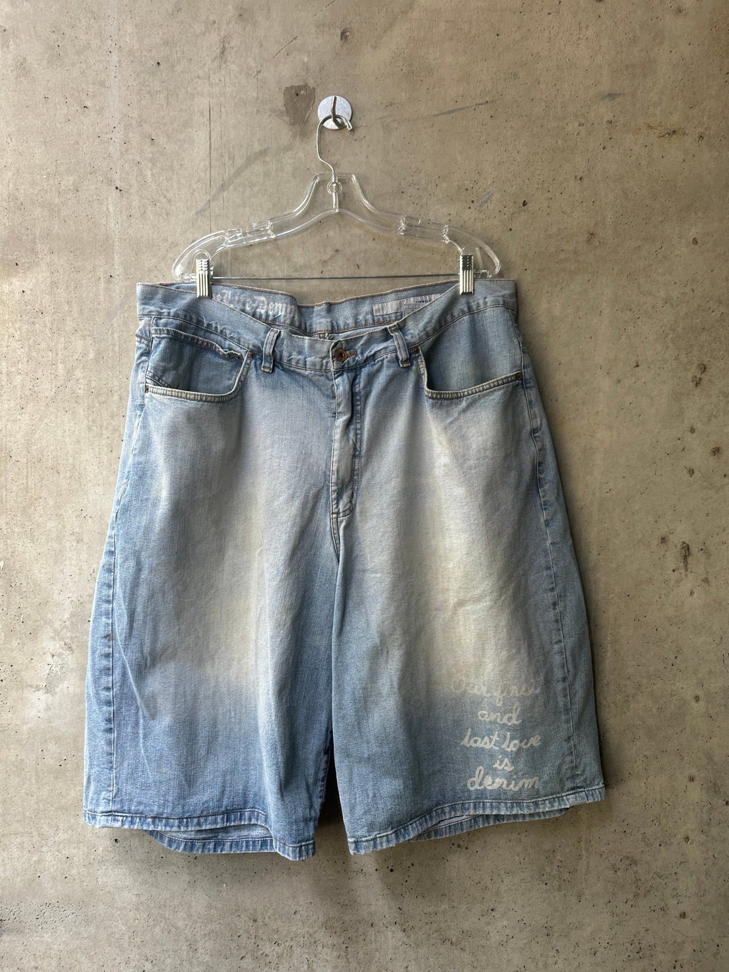 2000s AZZURE Light Wash Baggy Denim Shorts with Text Print