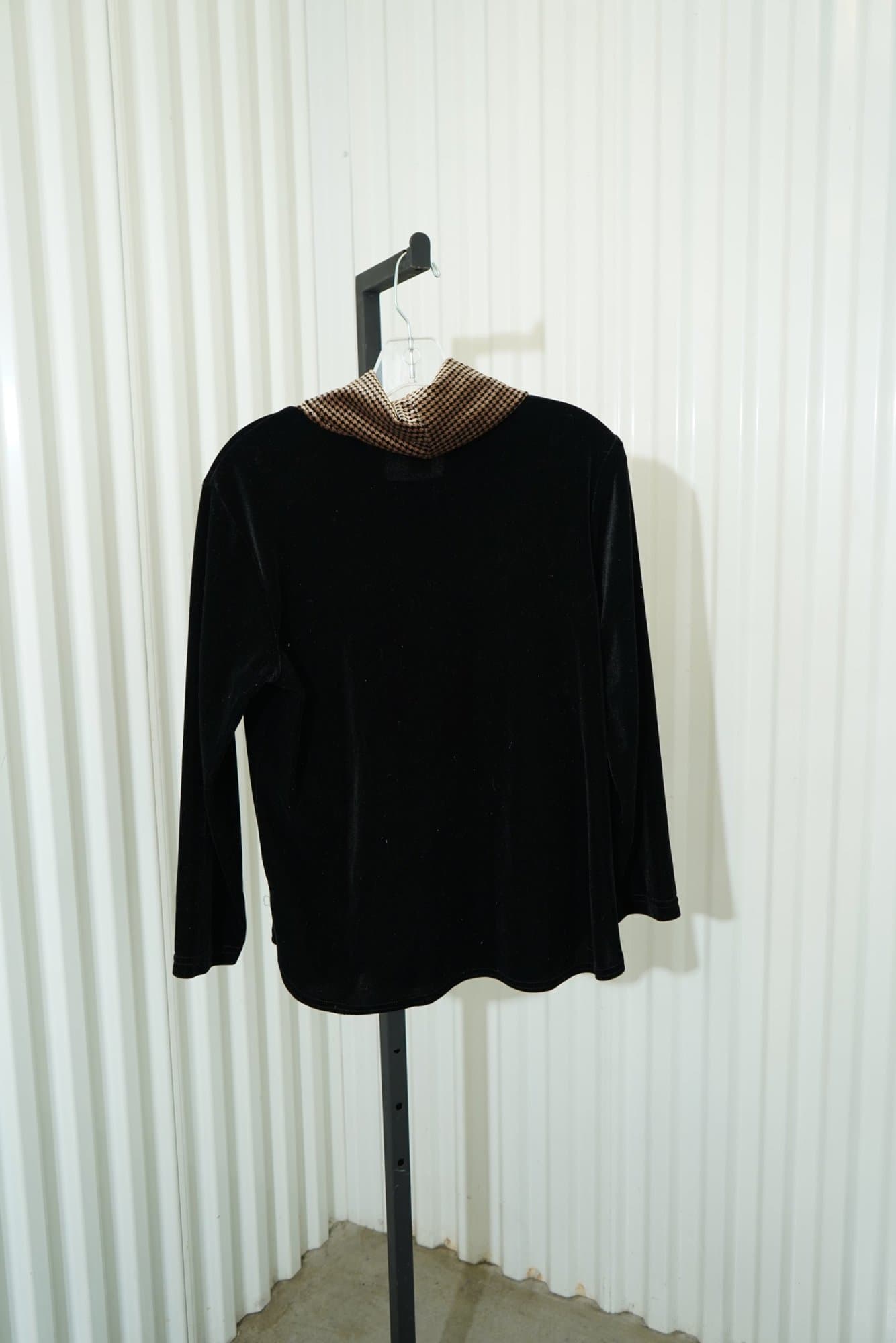 1990s-2000s Coldwater Creek Black Velvet Long Sleeve Top with Embellished Collar