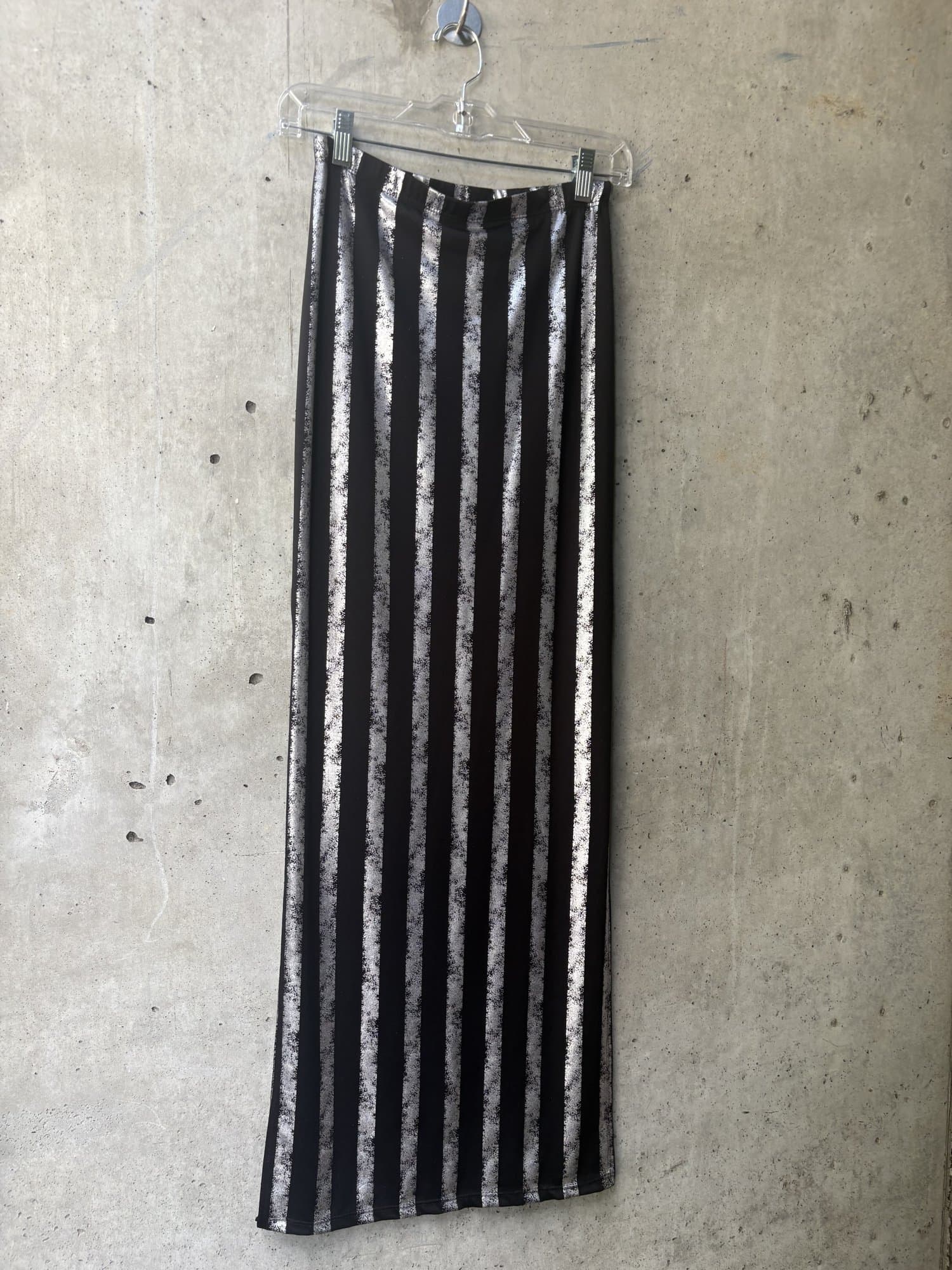 Y2K / early 2000s Rue 21 Metallic Striped Maxi Skirt