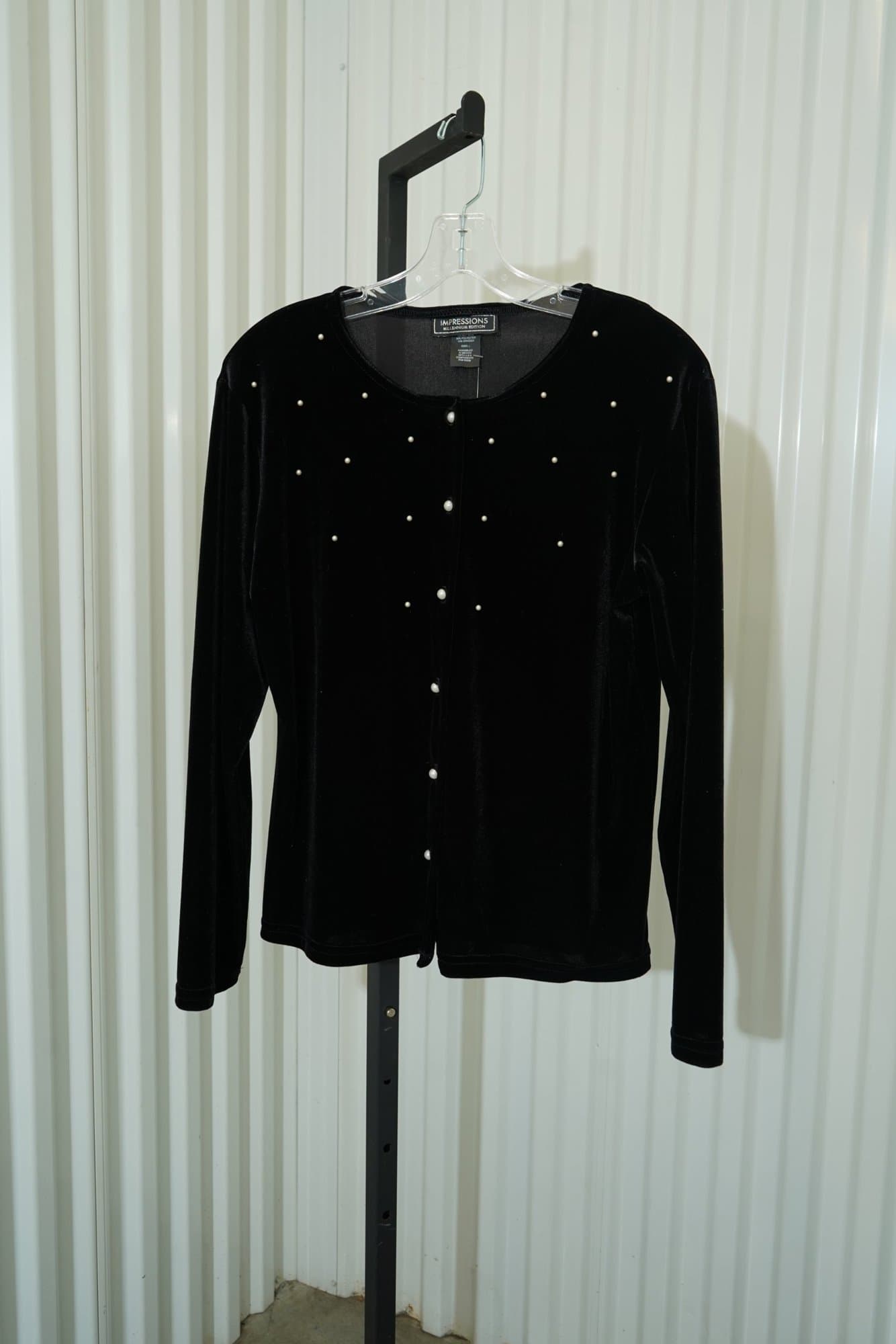 1999-2001 IMPRESSIONS Millenium Edition Black velvet Pearl Button/Studded Cardi…