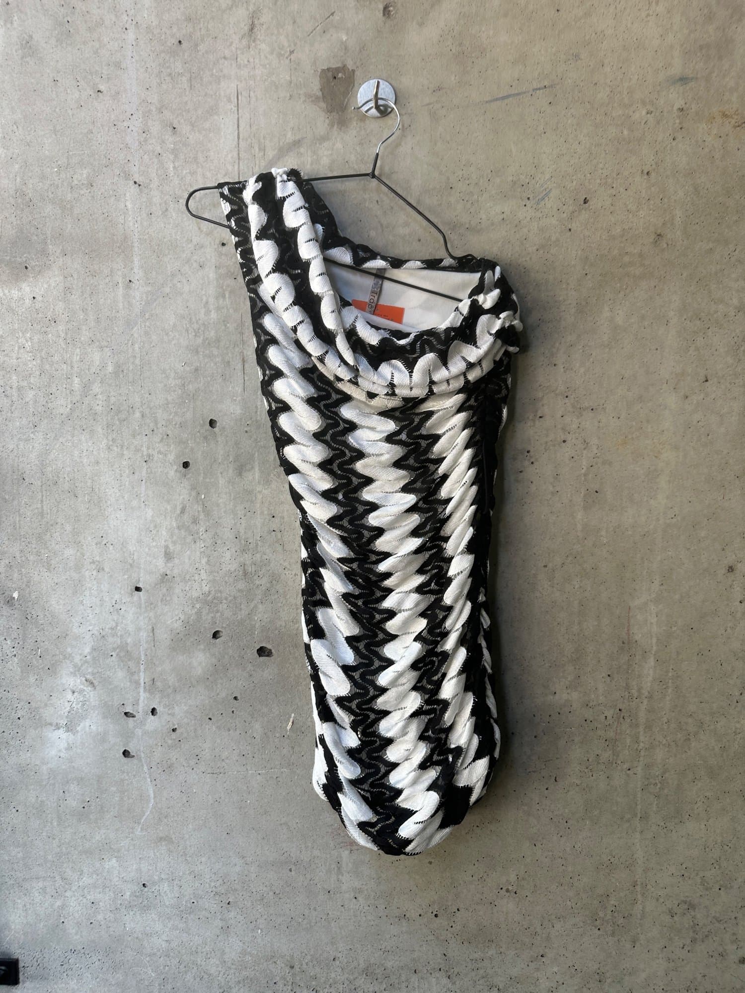 2000s-2010s Trace Chevron Knit One-Shoulder Dress