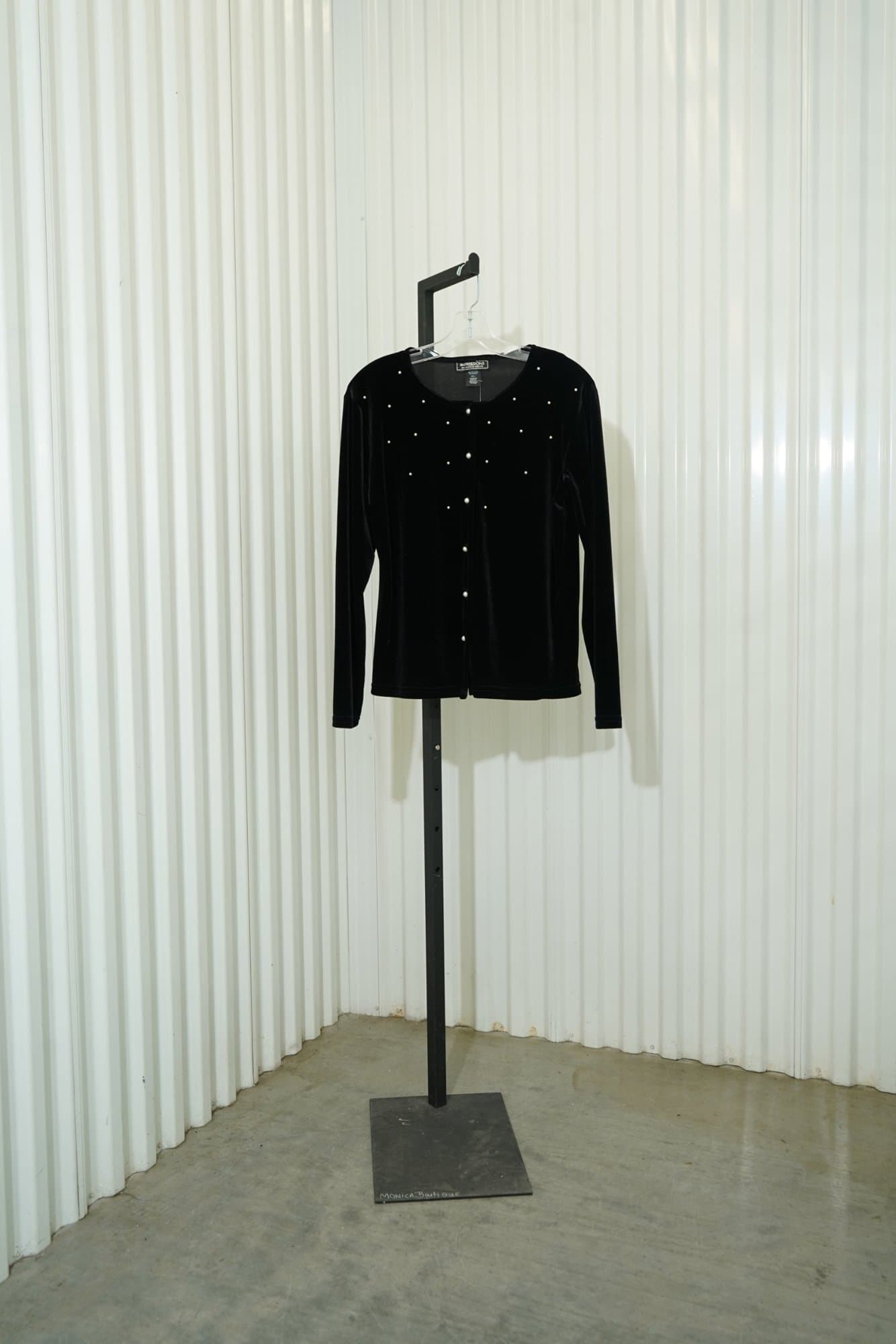 1999-2001 IMPRESSIONS Millenium Edition Black velvet Pearl Button/Studded Cardi…